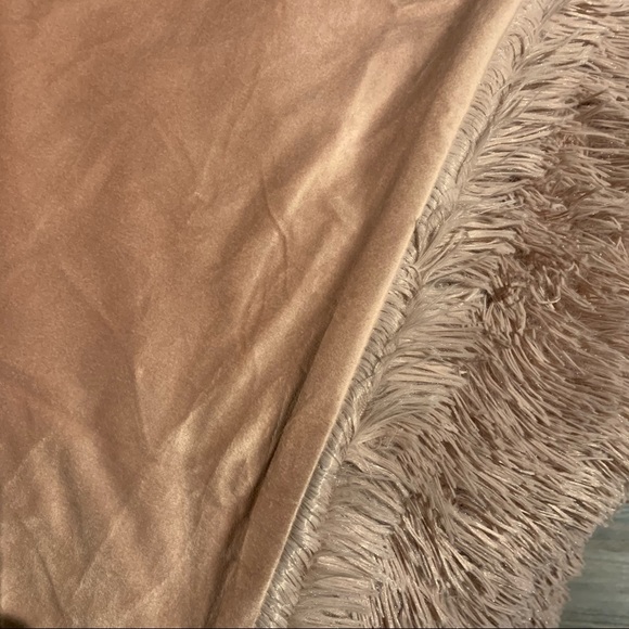 Fluffy Throw Blanket | Blush Pink - Picture 3 of 4